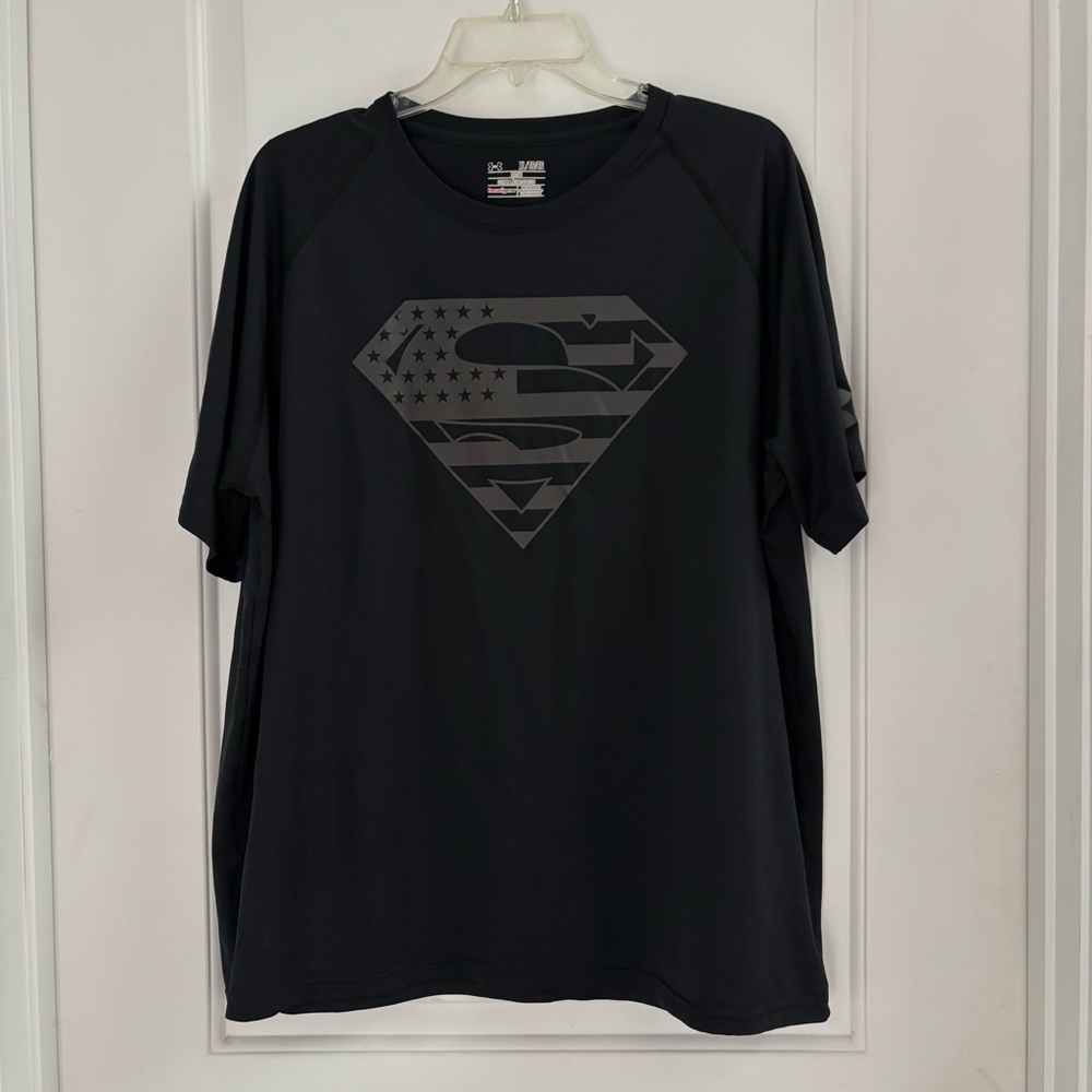 Men’s Under Armour Heatgear Superman Logo Black T-Shirt